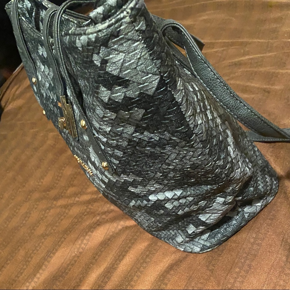 Tote - Picture 3 of 5